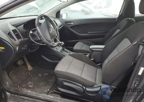 2016 Kia Forte Ex z USA, uszkodzony, nr VIN KNAFX6A80G5642984